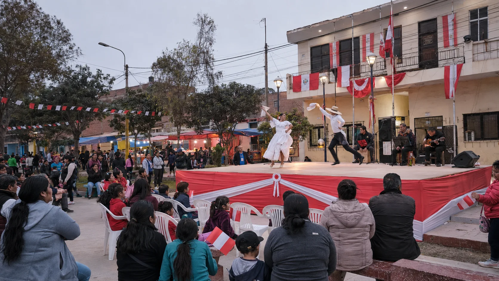 Presentación de marinera durante las Fiestas Patrias frente a la Municipalidad