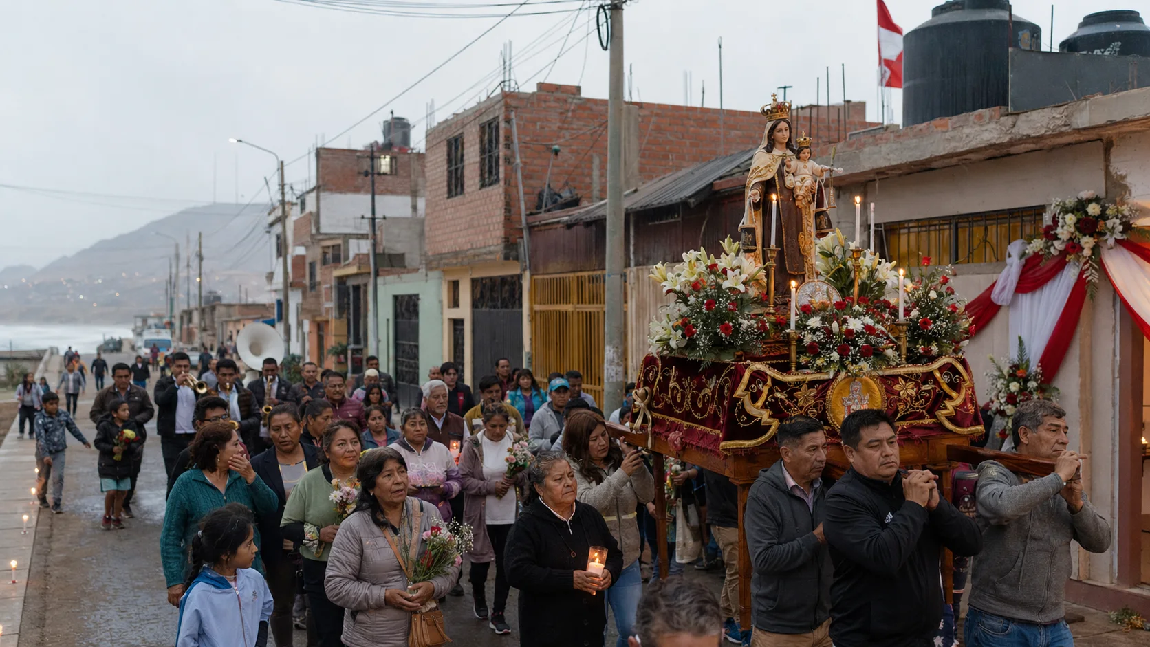 Procesión de la Virgen del Carmen por una calle de Las Palmeras